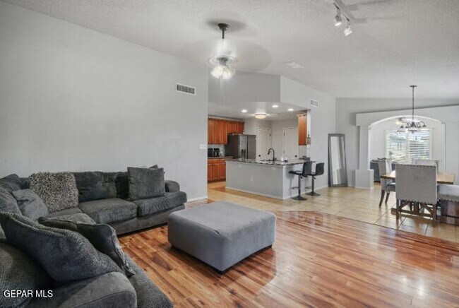 Building Photo - 3240 Bell Point Dr
