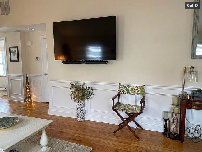 Building Photo - 5 Augusta St