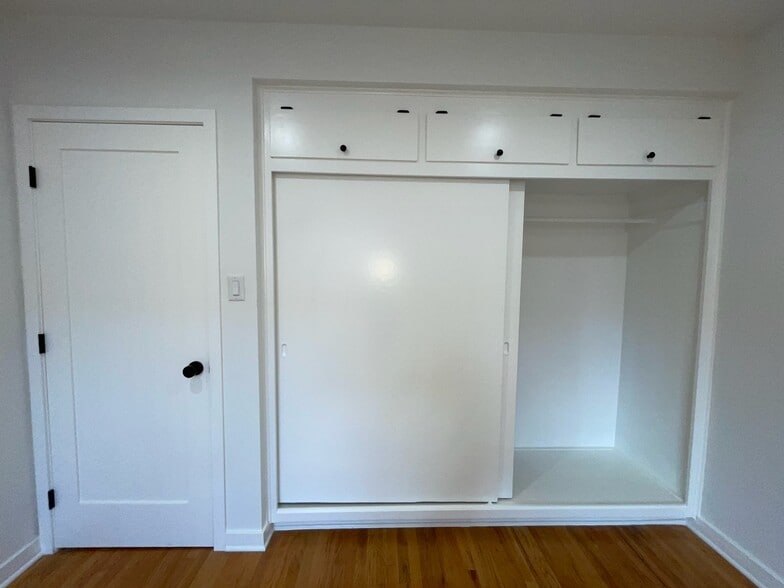 Bedroom closet - 14333 Albers St