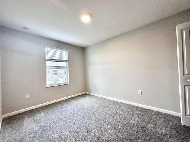 Building Photo - 14860 Harvest St