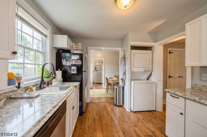 Building Photo - 15 Center St