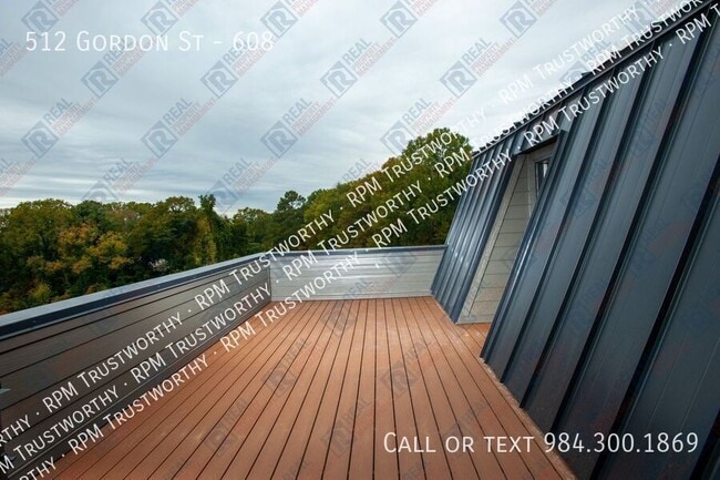 Building Photo - 512 Gordon St