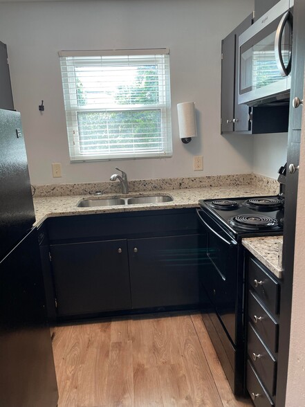kitchen 1 - 815 W Pensacola St