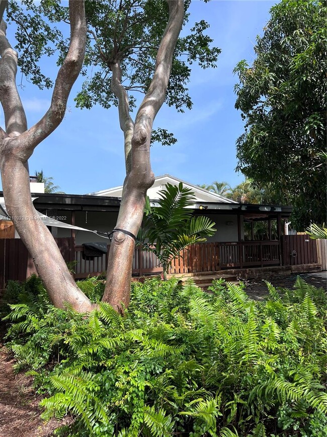 Building Photo - 14731 NE 9th Ave