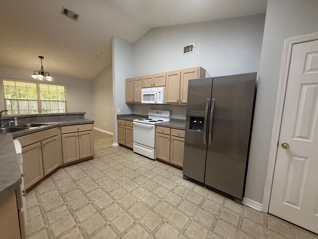 Building Photo - 4902 Chads Cir