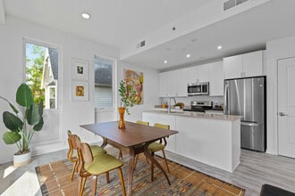 Building Photo - Six55 Detroit