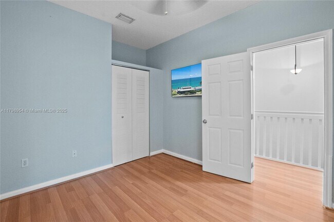 Building Photo - 6455 Catalina Ln
