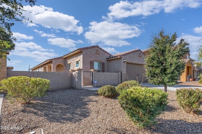 Building Photo - 18557 W Pueblo Ave