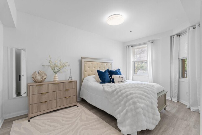 Building Photo - 920 Jefferson St