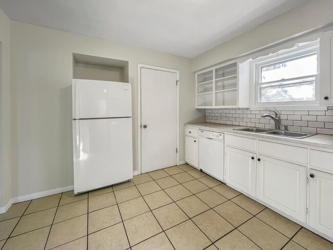 Building Photo - 6643 Buck Creek Ave SW