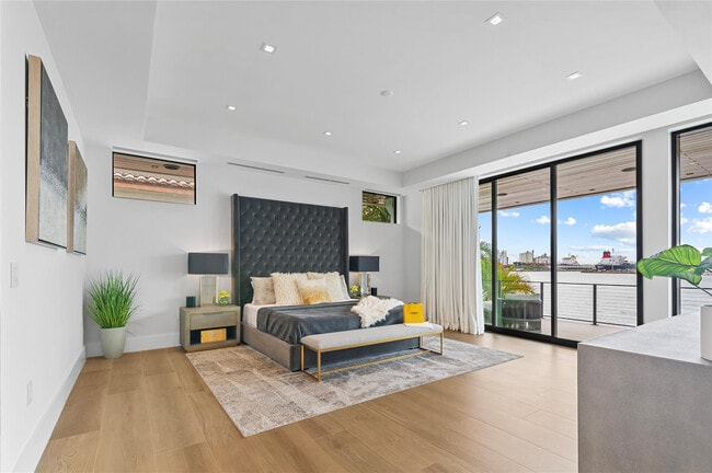 Building Photo - 1957 Harbourview Dr