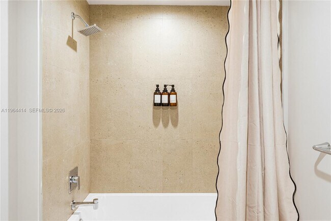 Building Photo - 11 NE 6th St