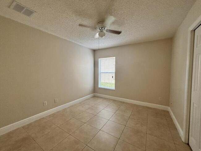 Building Photo - 15133 Moultrie Pointe Rd