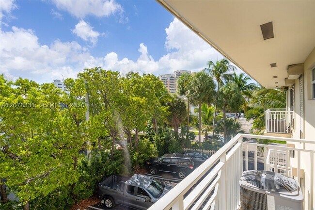 Building Photo - 255 Sunrise Dr