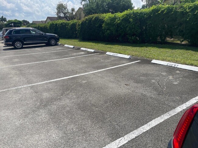 Building Photo - 770 Lori Dr