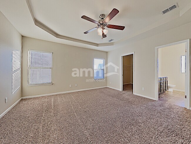 Building Photo - 4009 Fox Run N