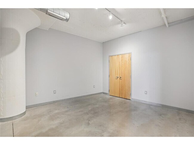 Building Photo - 2929 Chicago Ave