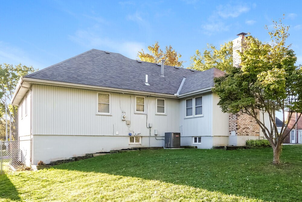 Building Photo - 716 N Choctaw Ave