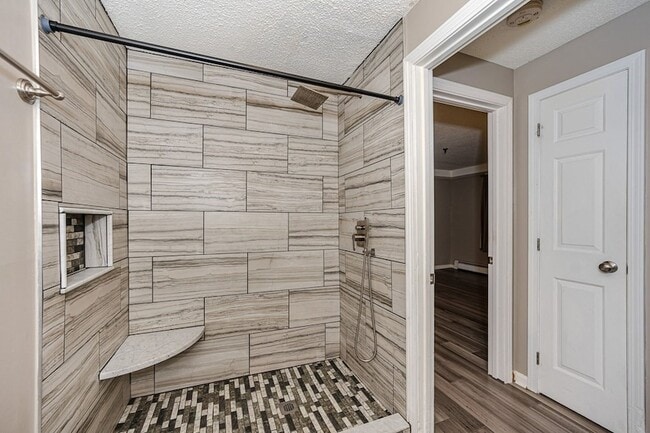 Building Photo - 68 Lantern Ln