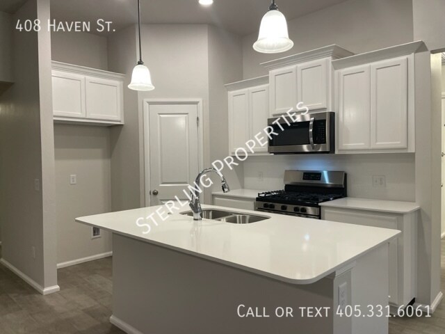 Building Photo - 408 Haven St