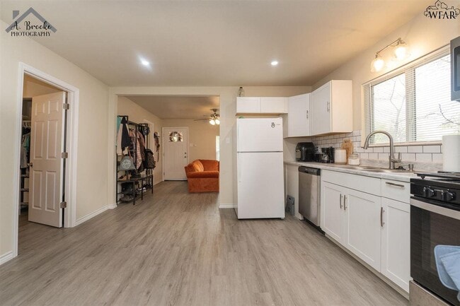 Building Photo - 514 S Archer St