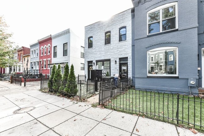 Building Photo - Boutique Condo in Truxton Circle!