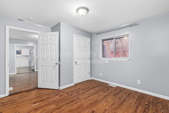 Building Photo - 8235 Albin Ave