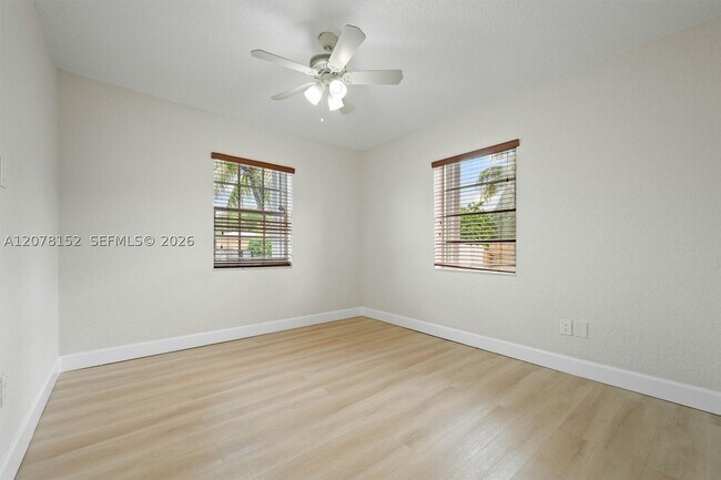 Building Photo - 292 E 55th St