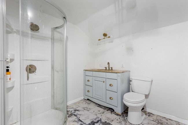 Building Photo - 3 Bedroom Home For Rent