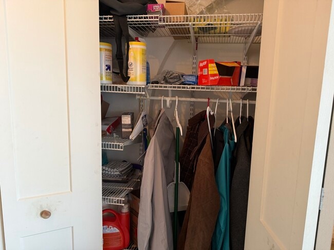 Building Photo - 300 N State St