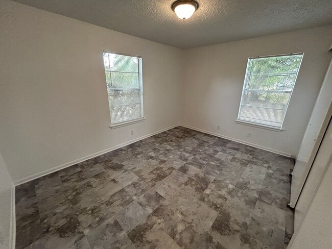 Building Photo - **APPLICATION RECEIVED** *MOVE IN SPECIAL* Tucked Away on a Cul-de-Sac | 3-Bedroom San Antonio Home!