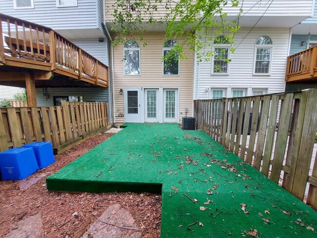 Building Photo - Beautiful 2BR 2BA Townhouse in Germantown ...