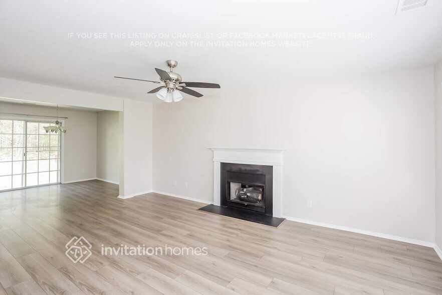 Building Photo - 2121 Mallard Green Pl