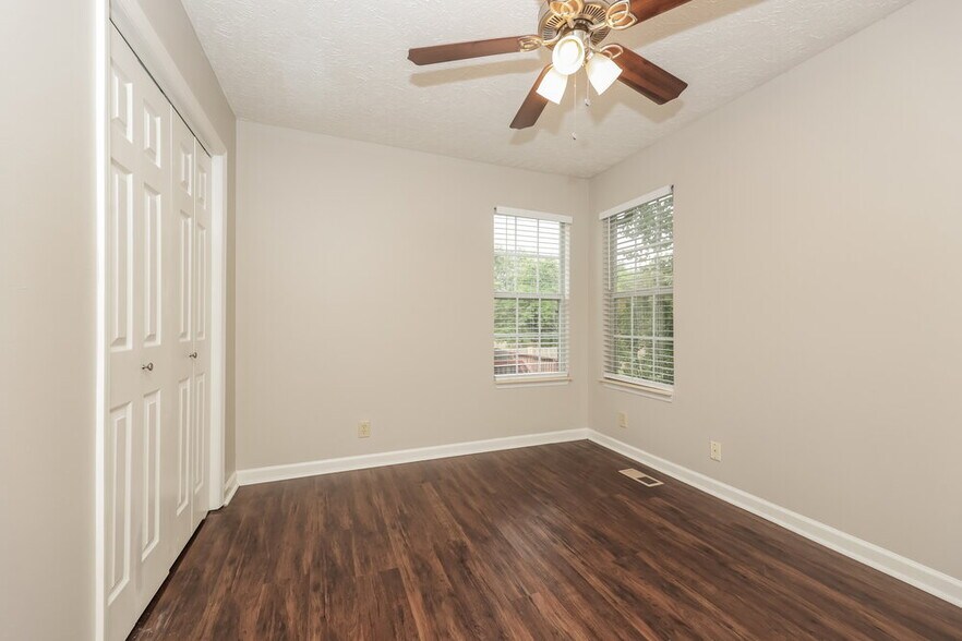 Building Photo - 3524 Calais Cir