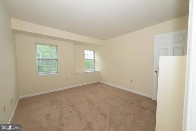 Building Photo - 208 Kelly Ct