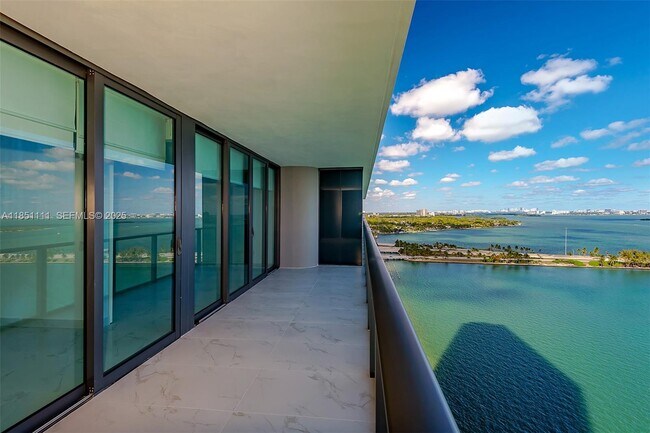 Building Photo - 3131 NE 7th Ave