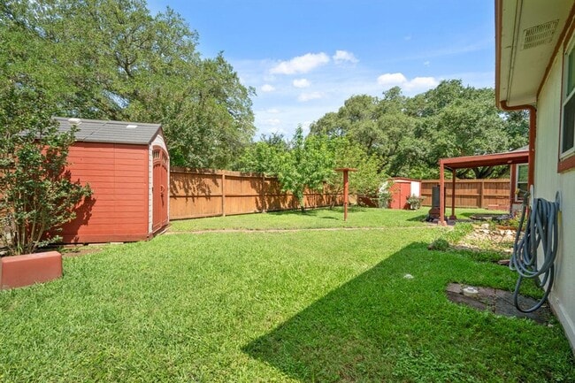 Building Photo - 2641 Village Way Dr.