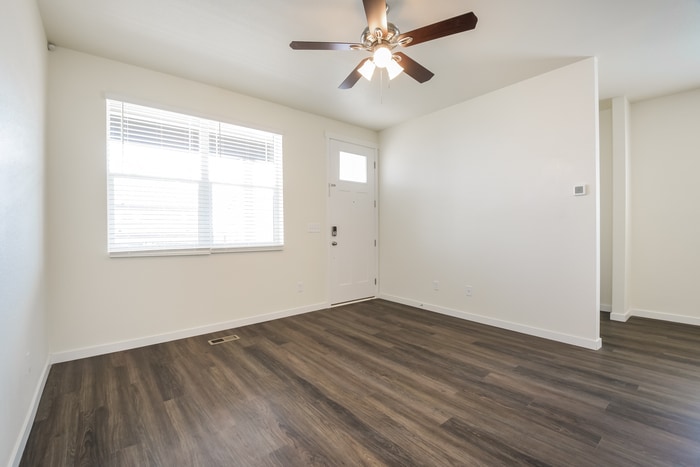 Building Photo - 13476 Oneida Ln