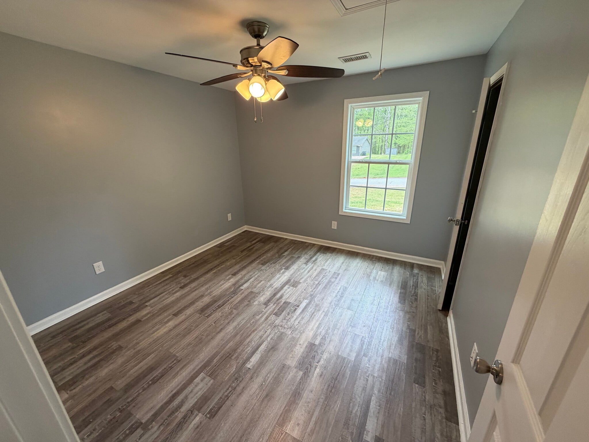 Building Photo - Room in House on Navajo Trail