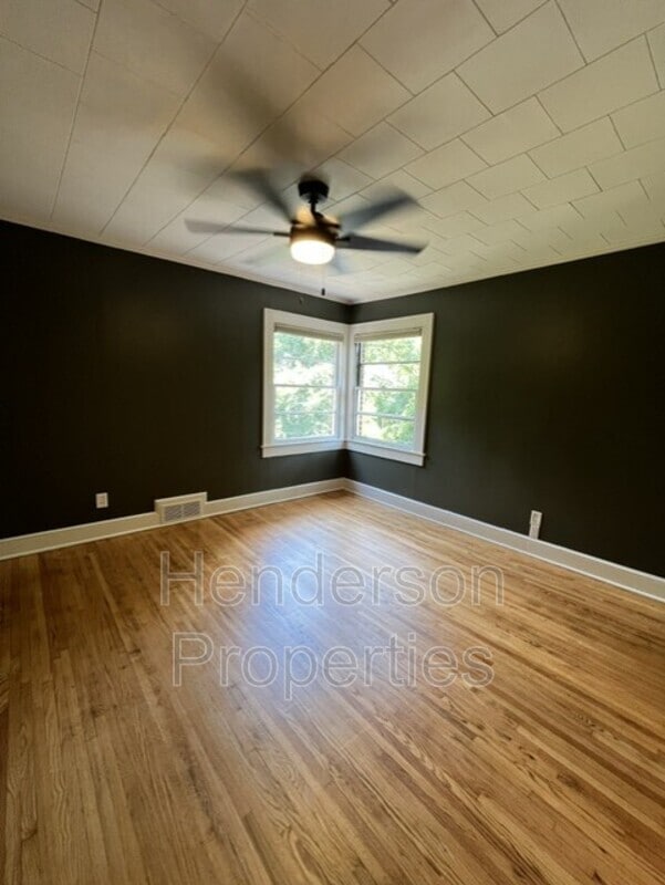 Building Photo - 1631 Maple Ave