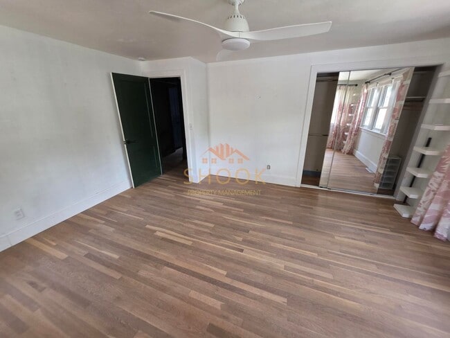 Building Photo - BEAUTIFUL AND UNIQUE 4 BR HOME ACROSS CAMPUS