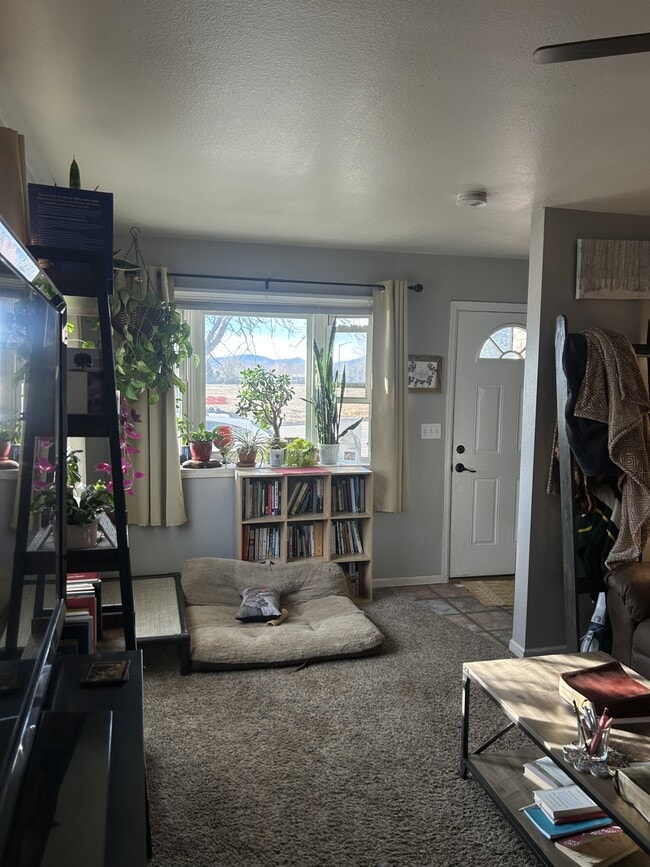 Building Photo - 678 Eagle Dr