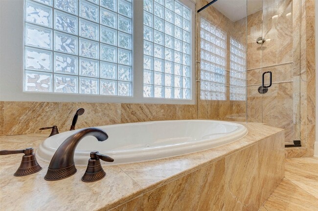 Building Photo - 5410 Valerie St