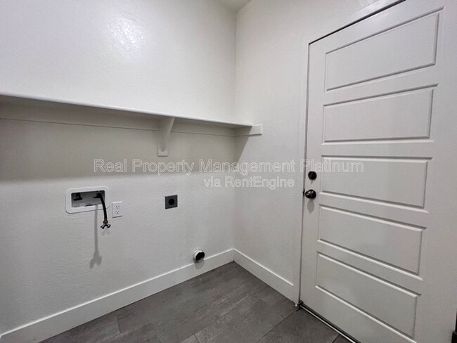 Building Photo - 2321 S Purdue Ave