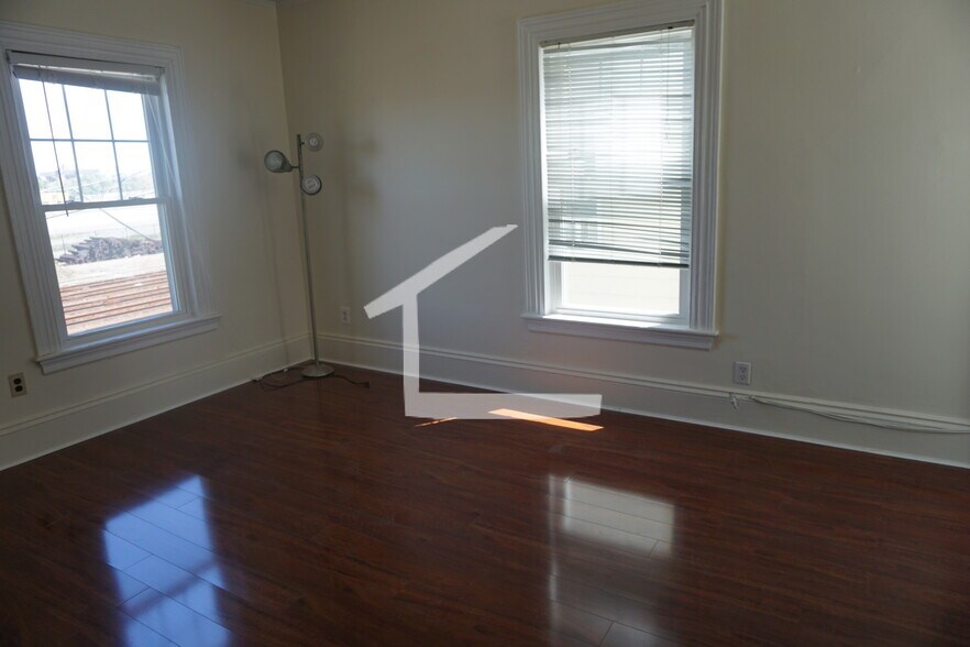 Building Photo - 62 Litchfield St