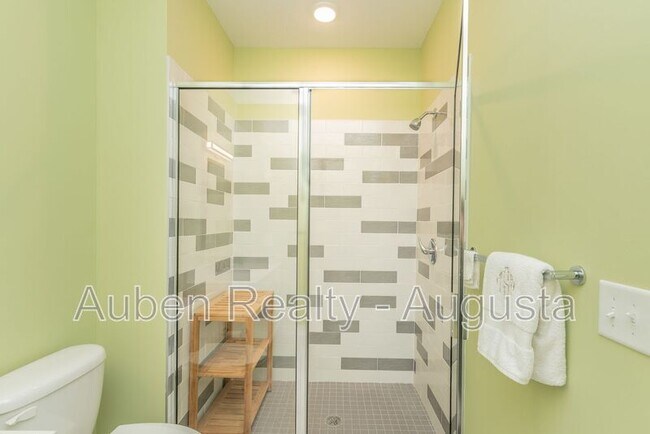 Building Photo - 111 Railroad Ave