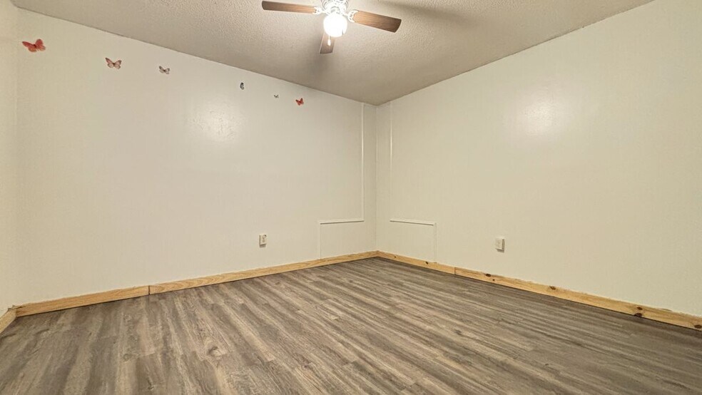 Building Photo - 147 Mary Lee Dr