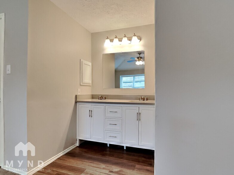 Building Photo - 5407 Cross Valley Dr