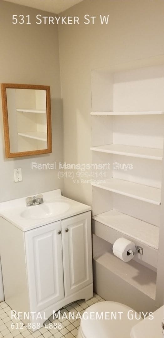 Building Photo - 531 S Stryker Ave