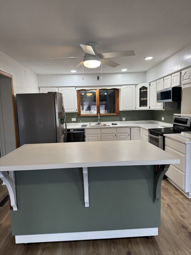 Building Photo - 8944 Erie St